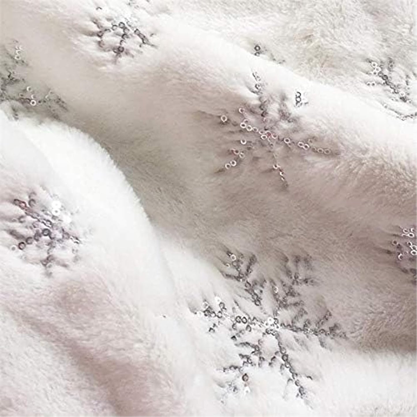 60inch White Christmas Tree Skirt Tree Carpet Blanket, Soft 5ft Xmas Christmas Tree Blanket with Silver Snowflake White Faux Fur Carpet for Christmas Holidays Decoration Party