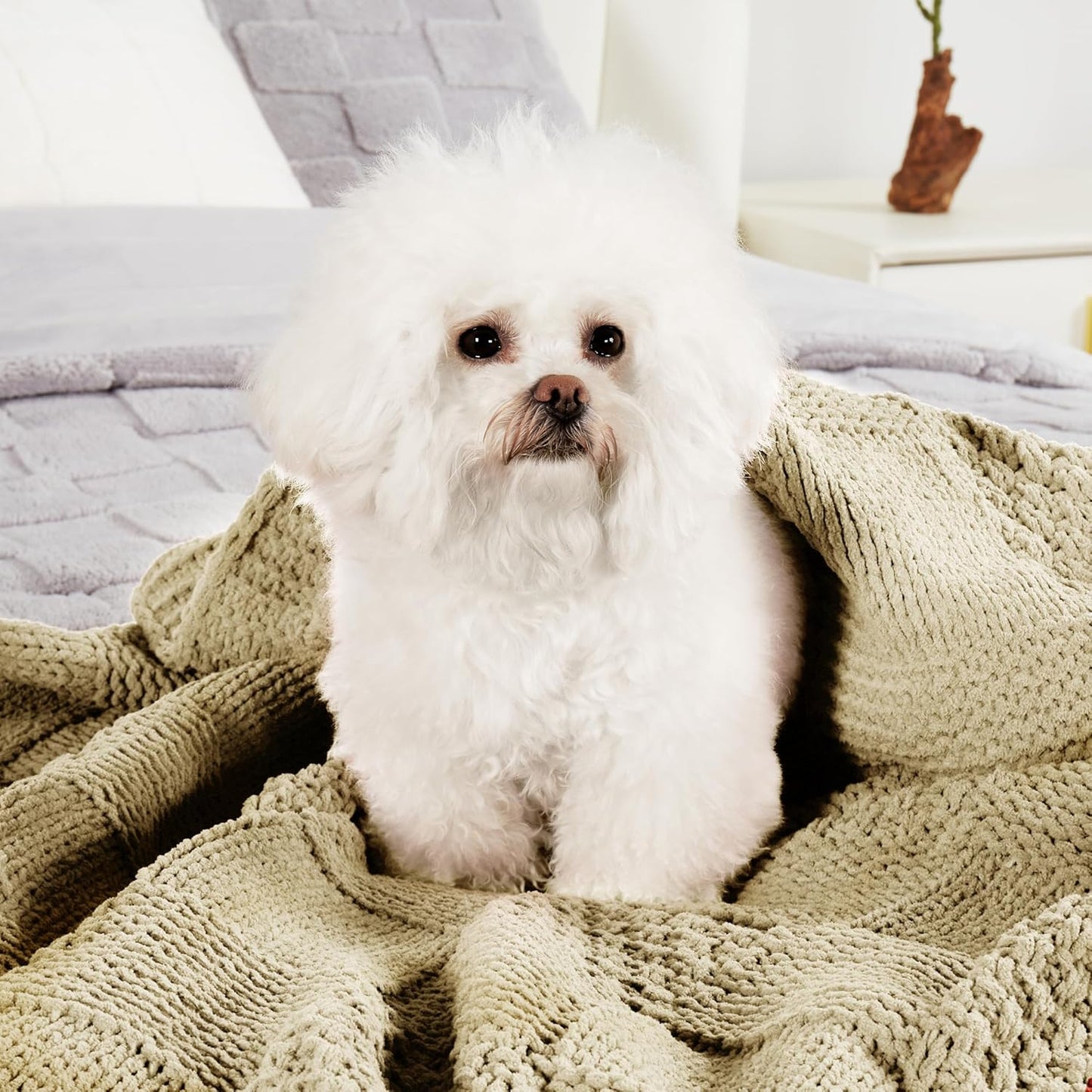 Amélie Home Chenille Knit Throw Blanket for Couch, Checkered Texture Decorative Soft Blanket for Sofa, Bed & Living Room, 50"x60", Beige