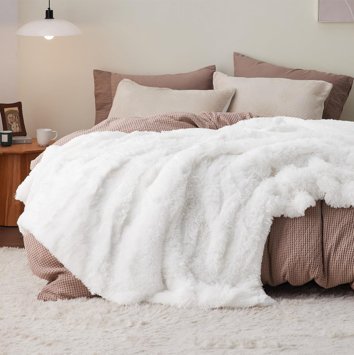 Bedsure GentleSoft Fluffy White Blankets Queen Size for Bed, Thick Sherpa Faux Fur Fleece Fuzzy Plush Winter Warm Heavy Soft Queen Blankets, Bedroom Decor White Gifts Cozy Gifts for Women Men, 90x90