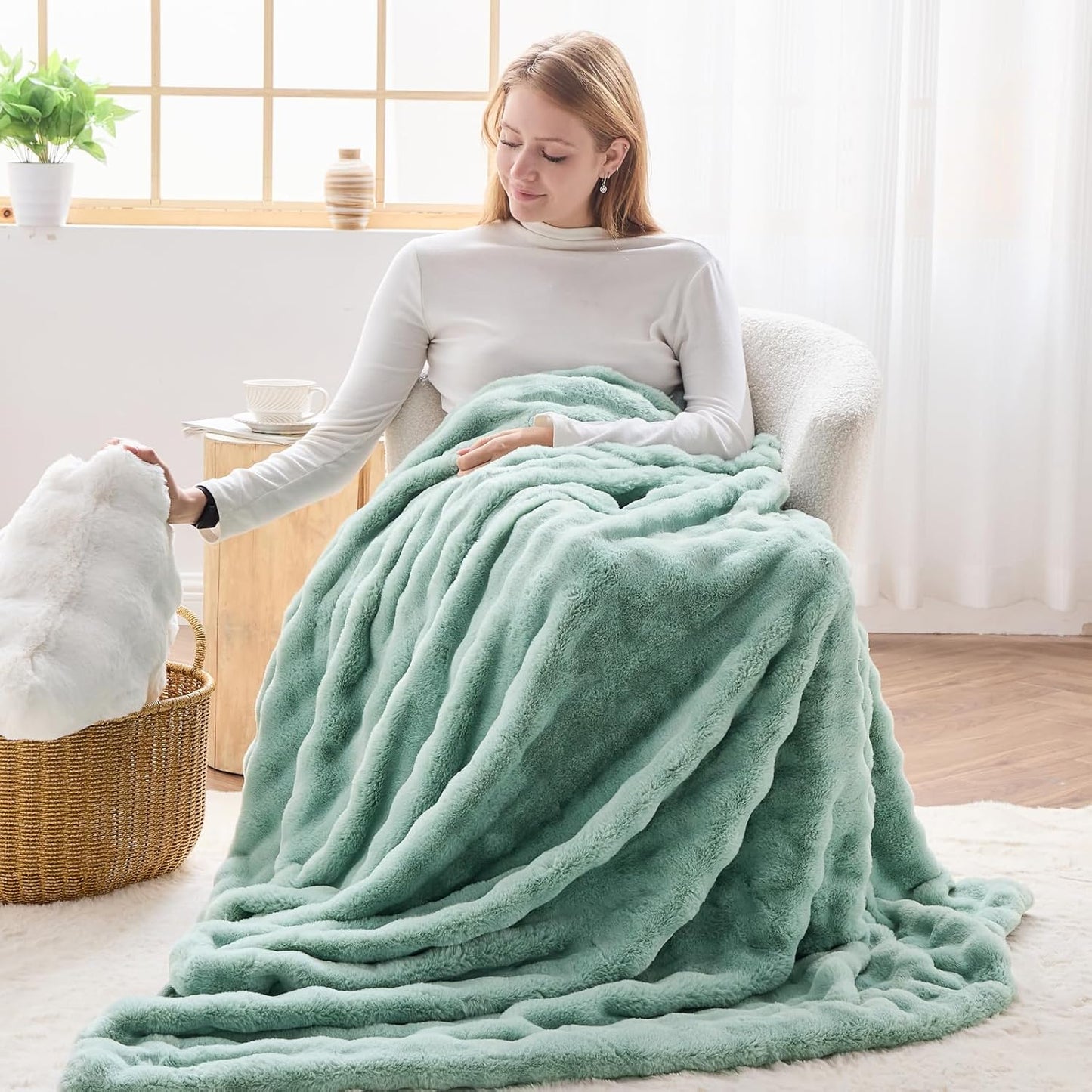 NEWCOSPLAY Faux Fur Twin Blanket Sage Green Bubble Blanket Thick Warm Soft for Couch Sofa Bed 550GSM (New Sage Green, Twin(60"x80"))