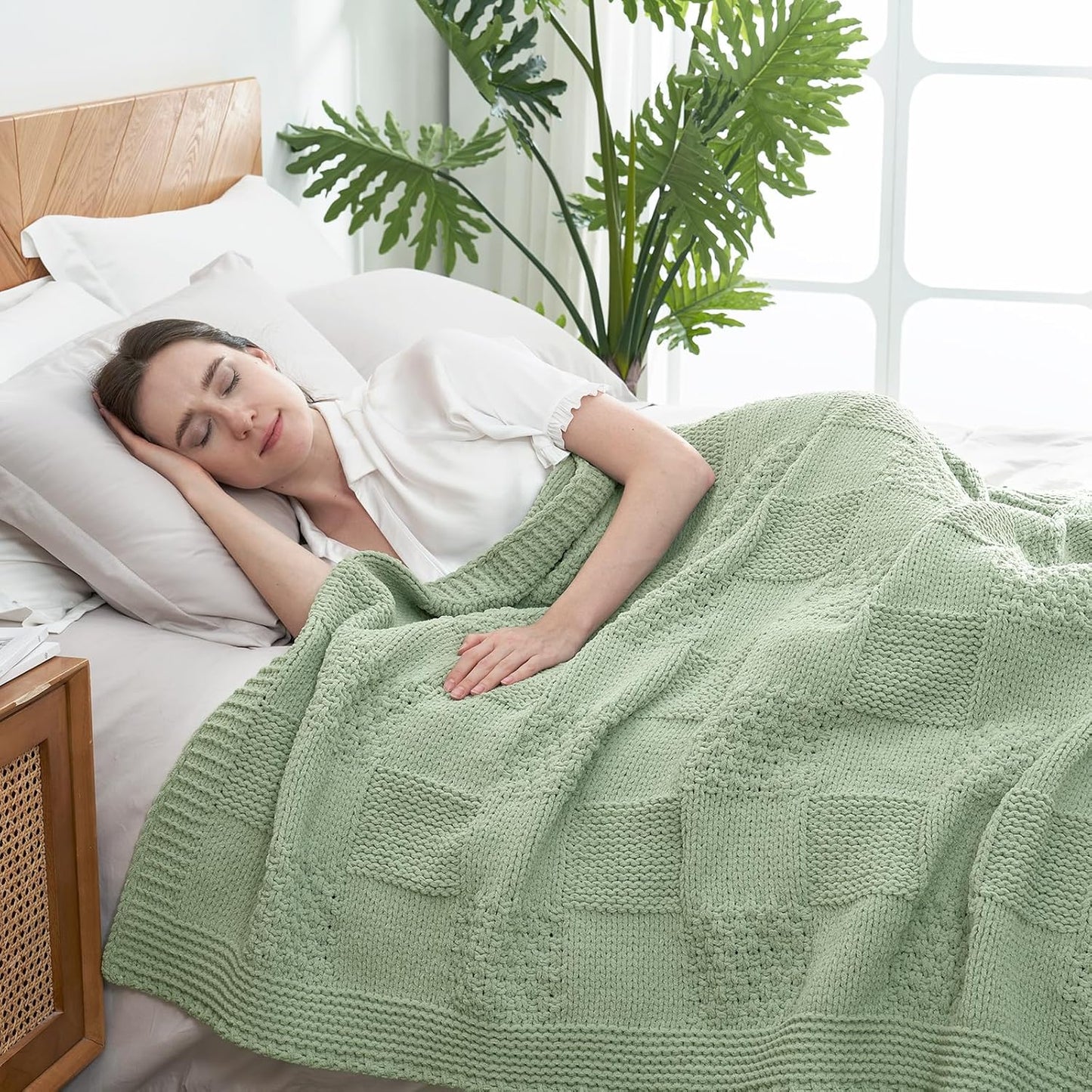 Amélie Home Chenille Knit Throw Blanket for Couch, Checkered Texture Decorative Soft Blanket for Sofa, Bed & Living Room, 50"x60", Sage Green