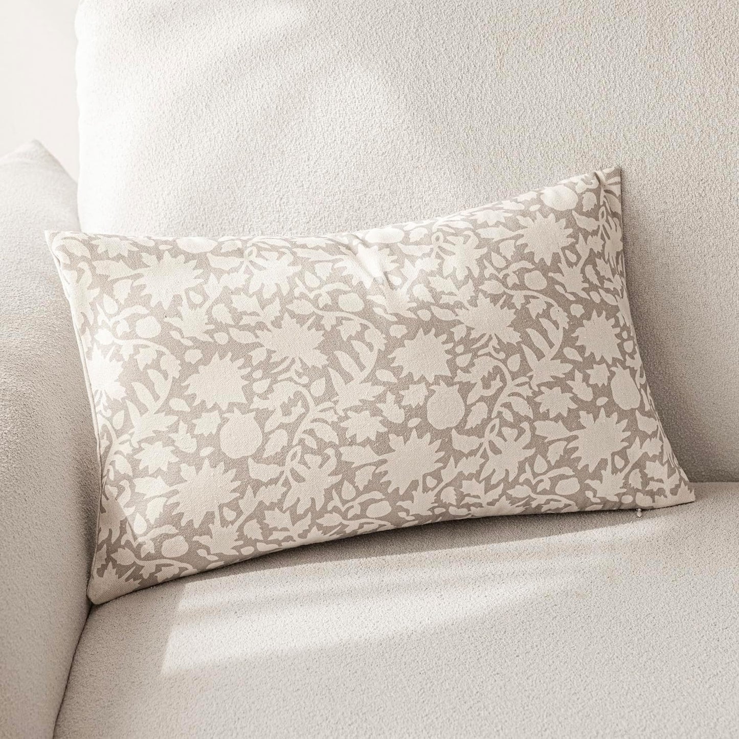 Foindtower Set of 2 Decorative Neutral Floral Throw Pillow Covers Accent Farmhouse Cushion Covers Boho Lumbar Pillowcase for Couch Sofa Bedroom Living Room Home Decor Outdoor,12×20 Inch,Ivory Beige