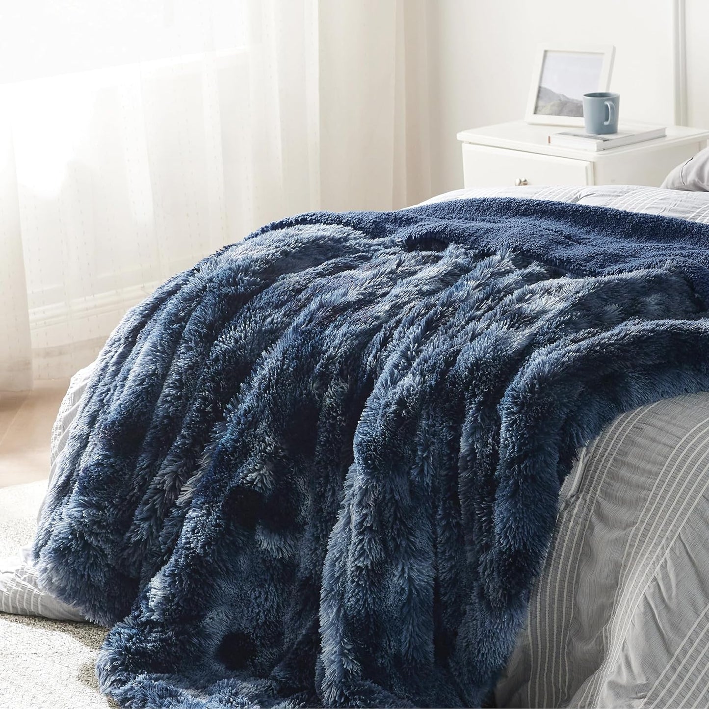 Bedsure GentleSoft Fuzzy Sherpa Faux Fur Twin Blanket Tie Dye Navy Cozy Gifts for Women Men, Soft Fleece Plush Warm Minky Thick Blanket Twin Size for Bed, Blue Room Decor Dorm Essentials Gifts, 60x80