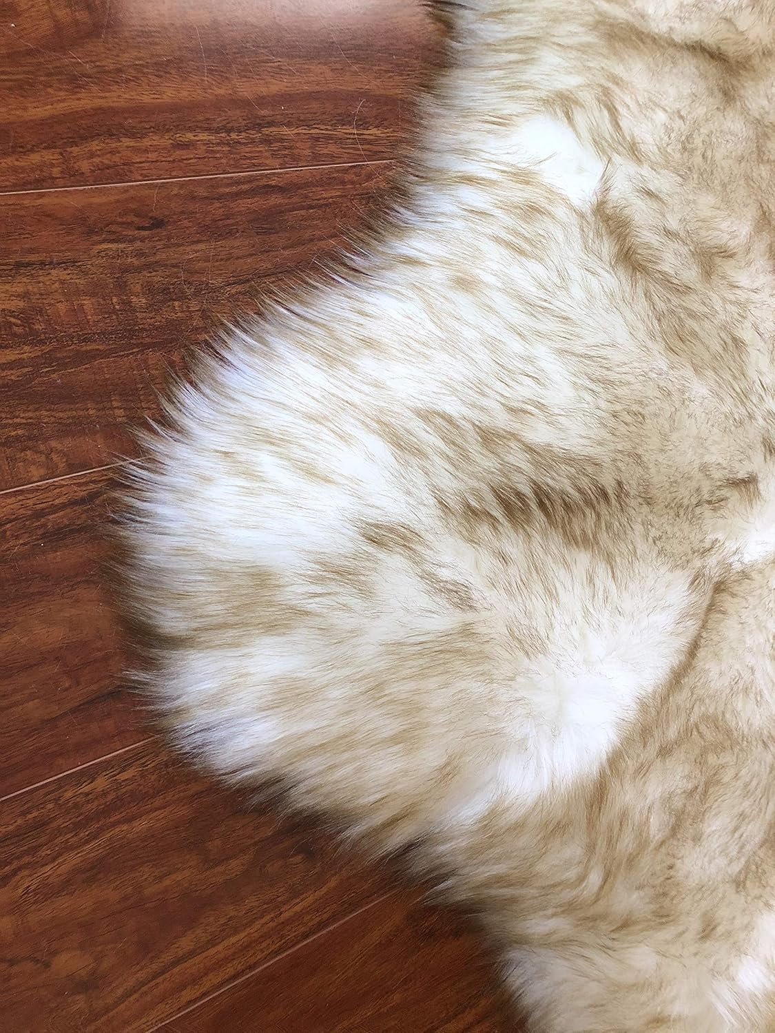 LAMBZY Faux Sheepskin Hypoallergenic Free Shape Silky Shag Rug, Luxury Shaggy Silky Plush Carpet for Bedrooms Rugs Living Room Sofa Floor Rugs (Single 2'x3',60x90cm White with Brown Tips)